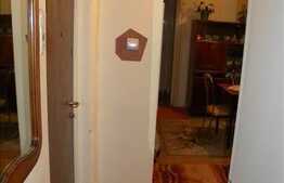 Vanzare apartament 4 camere, 54 mp utili + balcon, zona Retezat, loc parcare