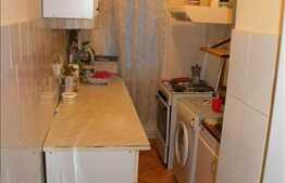 Vanzare apartament 4 camere, 54 mp utili + balcon, zona Retezat, loc parcare