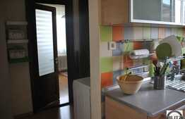 Vanzare apartament 2 camere, 54 mp utili, zona Detunata, loc parcare inclus
