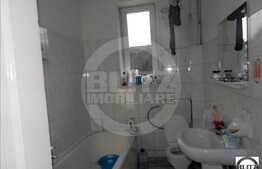 Vanzare apartament cu 108 mp in imobil tip casa, curte comuna 294 mp