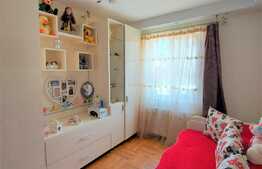 3 camere, 75 mp, 2 balcoane, parcare, zona Florilor