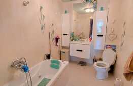 3 camere, 75 mp, 2 balcoane, parcare, zona Florilor