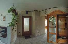 Apartament de 3 camere, decomandat, 80 mp, zona Carpaților