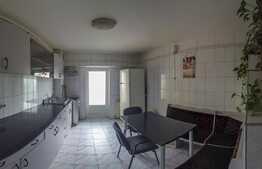 Apartament de 3 camere, decomandat, 80 mp, zona Carpaților