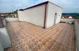 Penthouse de 5 camere, 94 mp, terasa de 60 mp, 2 parcari, zona Eroilor