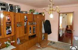 De vanzare apartament cu 1 camera, 37 mp utili, loc parcare si boxa, zona Real