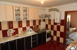 De vanzare apartament cu 1 camera, 37 mp utili, loc parcare si boxa, zona Real