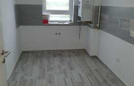 Garsonieră, 39 mp, parter înalt, decomandată, finisaje premium, zona Coresi Mall