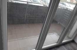 Garsonieră, 39 mp, parter înalt, decomandată, finisaje premium, zona Coresi Mall