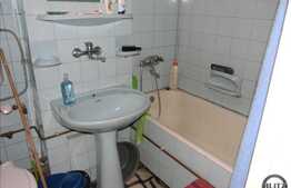 Vanzare apartament 3 camere, 64 mp utili, zona Grigore Alexandrescu, cu boxa