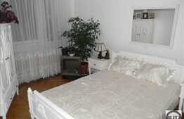 Apartament 4 camere de vanzare, 76 mp utili, zona Clabucet, cu boxa inclusa