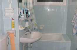 Apartament 4 camere de vanzare, 76 mp utili, zona Clabucet, cu boxa inclusa