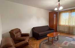 Apartament cu 2 camere, decomandat, 80 mp, parcare, zona Centrala