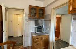 Apartament cu 2 camere, decomandat, 80 mp, parcare, zona Centrala