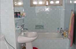 Apartament 3 camere, decomandat, 83 mp utili, boxa si loc parcare, zona Parang.