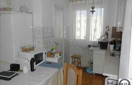Apartament 3 camere, decomandat, 83 mp utili, boxa si loc parcare, zona Parang.