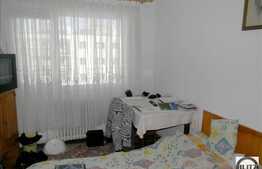 Apartament 3 camere, decomandat, 83 mp utili, boxa si loc parcare, zona Parang.