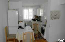 Apartament 3 camere, decomandat, 83 mp utili, boxa si loc parcare, zona Parang.