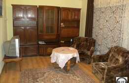 Vanzare apartament 3 camere, 72 mp utili, zona Campului, gradina si loc parcare