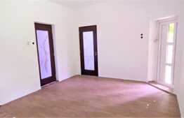 Esti in cautarea unei case de vacanta sau locuinta personala?? Iti propun: 4 camere, 250 metri suprafata construita, 1667 suprafata teren, Exterior Est