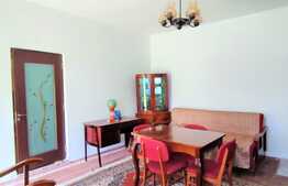 Esti in cautarea unei case de vacanta sau locuinta personala?? Iti propun: 4 camere, 250 metri suprafata construita, 1667 suprafata teren, Exterior Est