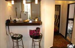 Apartament de vanzare situat in zona Plopilor, 2 camere semidecomandate, 50 mp