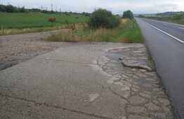 Vand teren zona Bontida, 78000 mp, aprox 1km front la strada, utilitati in zona