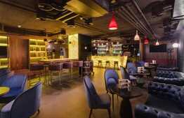 Spatiu alimentatie publica, amenajat ca bar lounge, zona centrala