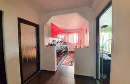 Apartament decomandat, 2 camere, etaj intermediar, la cheie! Zona Florilor!