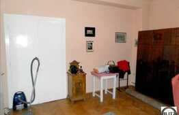 De vanzare apartament 4 camere, 150 mp in Centru. Boxa de depozitare inclusa!