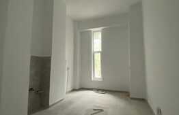 Spatii comerciale, 330 mp, vitrina imensa, parter+mezanin, ideal clinica