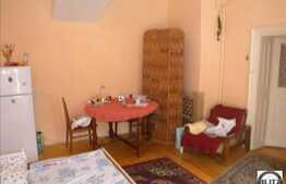 Vanzare apartament cu 2 camere, 52 mp utili , cota parte din curte