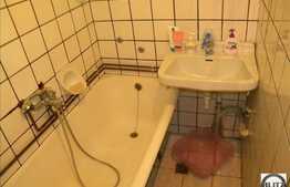 Vanzare apartament cu 2 camere, 52 mp utili , cota parte din curte