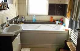 Vanzare apartament 2 camere, decomandat, 56 mp utili, zona Uliului, imobil nou