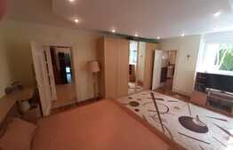 Apartament in vila cu 3 camere, 150 mp, cu teren 530 mp, in zona Schei, Centrul Vechi