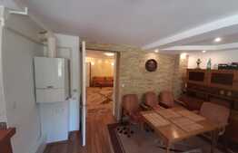 Apartament in vila cu 3 camere, 150 mp, cu teren 530 mp, in zona Schei, Centrul Vechi