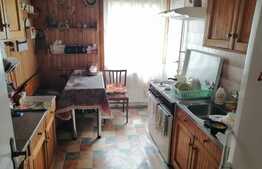 Apartament cu 3 camere, 3 balcoane si 2 bai in Piata Cipariu!