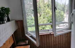 Apartament cu 3 camere, 3 balcoane si 2 bai in Piata Cipariu!