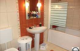 COMISION 0%. Vanzare 3 camere, 58.3 mp plus 10 mp balcon, zona Eroilor