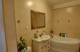 Apartament 3 camere, la cheie, parcare, zona Porii!