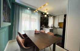 Casa de lux la cheie, 150 mp, 4 camere, 2 garaje, curte 250 mp, langa padure!