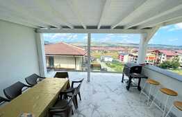 Casa de lux la cheie, 150 mp, 4 camere, 2 garaje, curte 250 mp, langa padure!