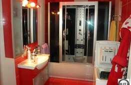 3 camere, 94 mp utili, A.C. partial mobilat, zona Florilor! 2 locuri parcare!