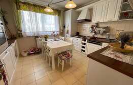 Apartament cu 4 camere la cheie, etaj intermediar, parcare, 2 blacoane, panorama. Este pentru tine!