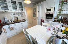 Apartament cu 4 camere la cheie, etaj intermediar, parcare, 2 blacoane, panorama. Este pentru tine!