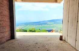 Casa individuala, 300 mp Sc, teren 1900 mp, 2 fronturi de 20 ml, zona strazii Oasului