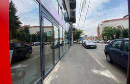 Spatiu comercial, 170, vitrina imensa la strada, zona Decebal