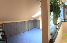 Apartament 2 camere, scara interioara, pod amenajat,parcare, zona Terra