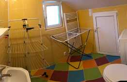 Apartament 2 camere, scara interioara, pod amenajat,parcare, zona Terra