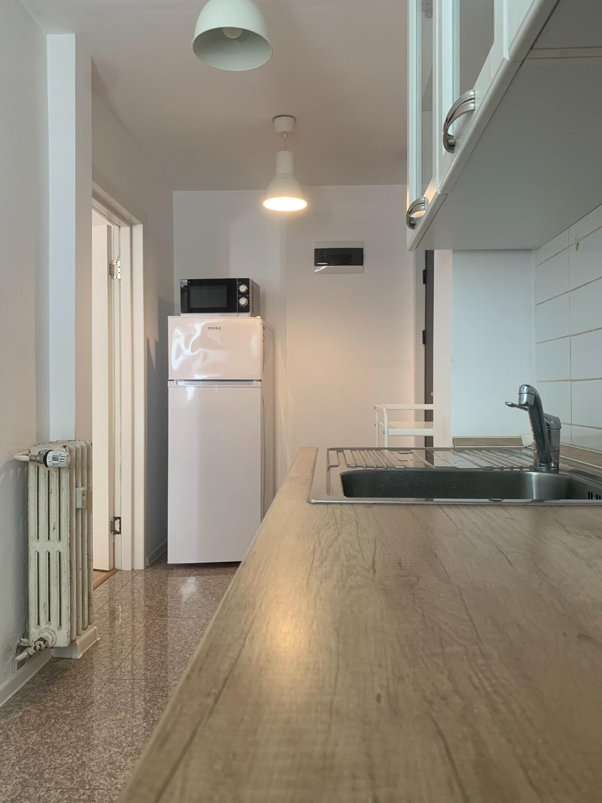 Pet friendly, mimozei, 2 camere, pat matrimonial, bucatarie inchisa | Poza2